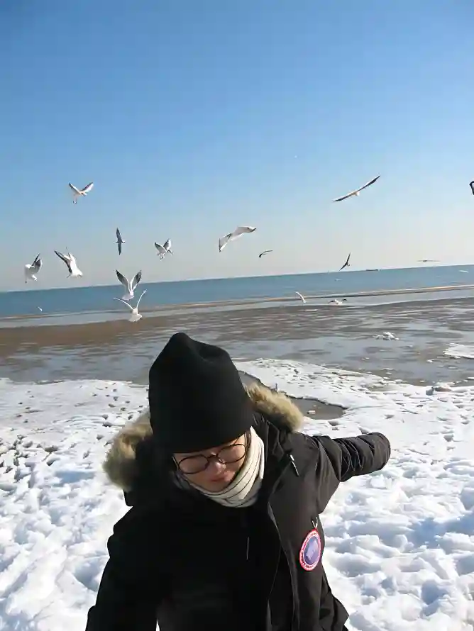 学长的手指在里面转动的写作业呢：校园舂色另类小说与琪琪电影院a片无码精选 作品封面